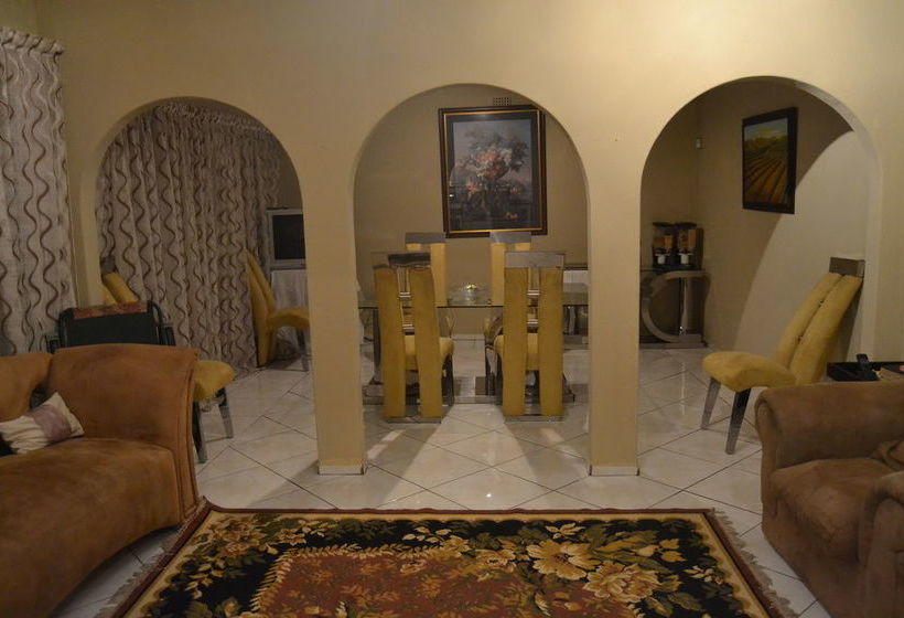 Bed and Breakfast Transit Guest Lodge 13