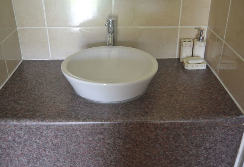 Bed and Breakfast Transit Guest Lodge 17