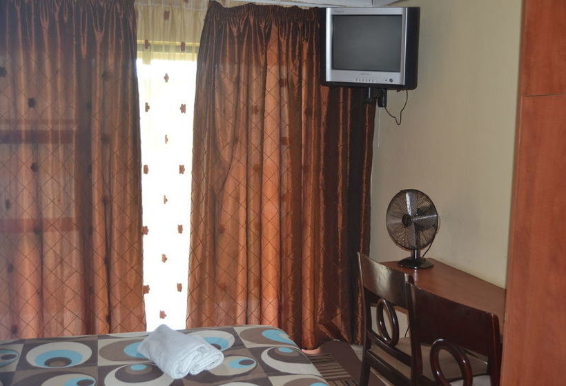 Bed and Breakfast Transit Guest Lodge 6