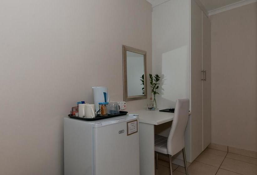 Pension Millard Crescent 1