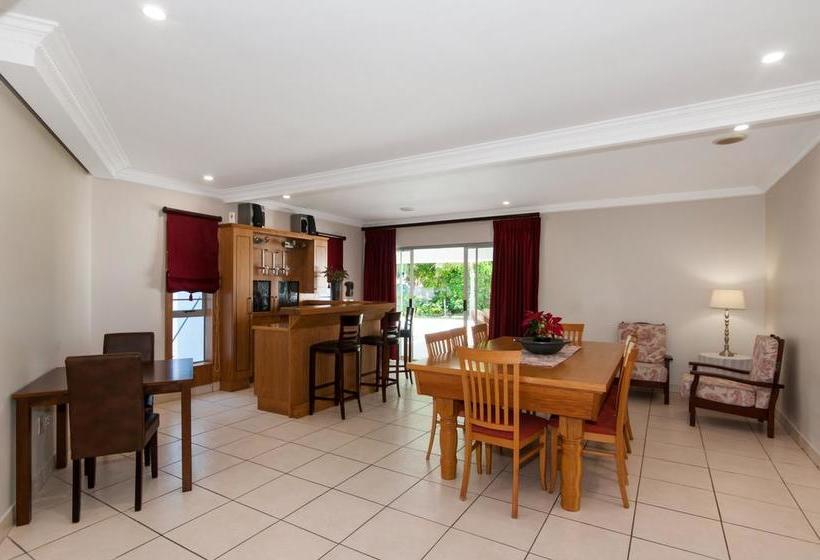 Pension Millard Crescent 11