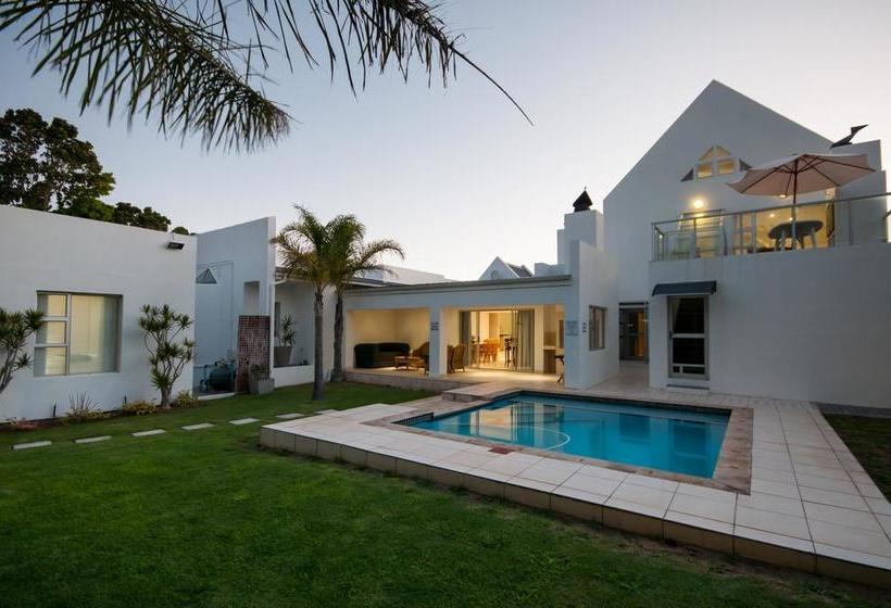 Pension Millard Crescent 15