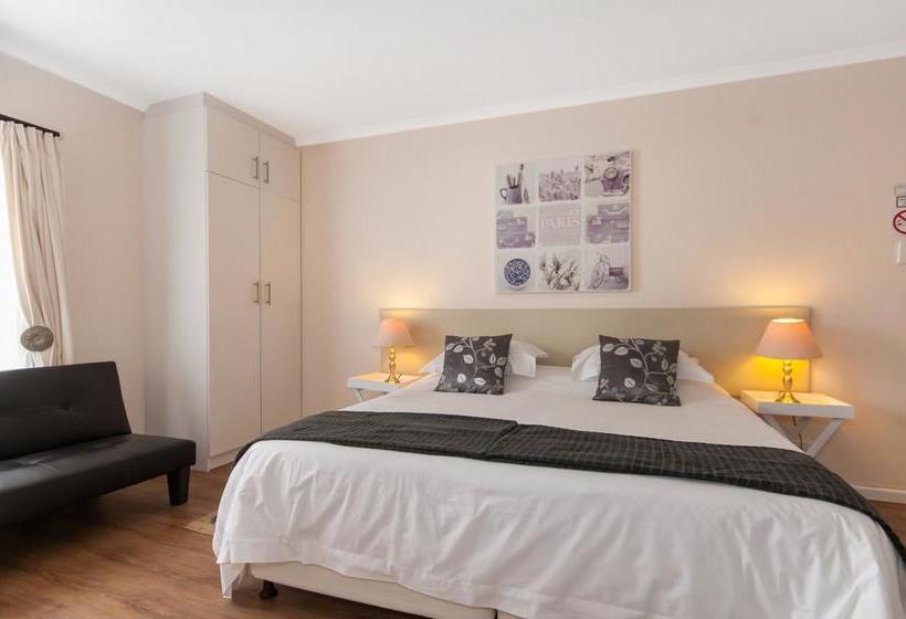 Pension Millard Crescent 18