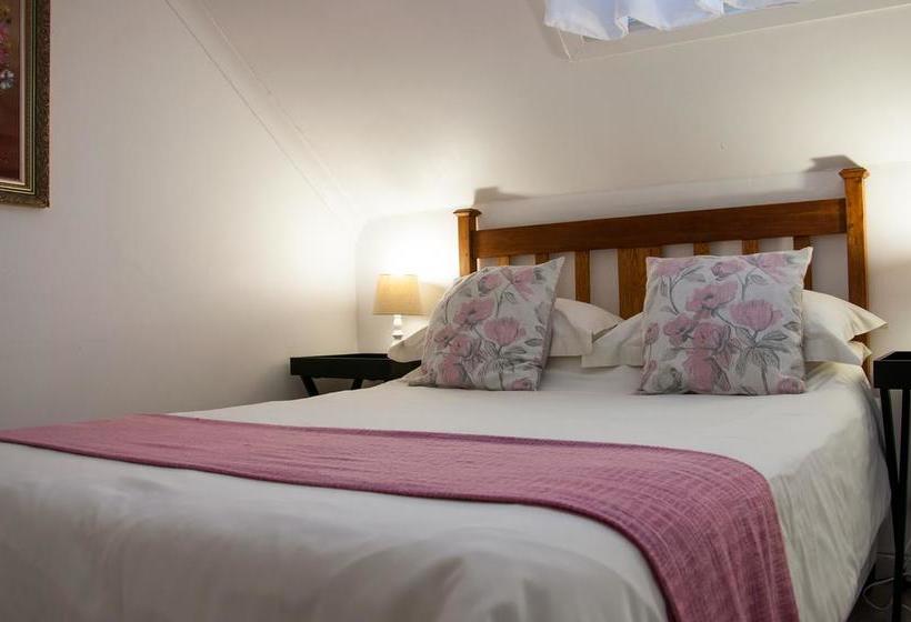 Pension Millard Crescent 8