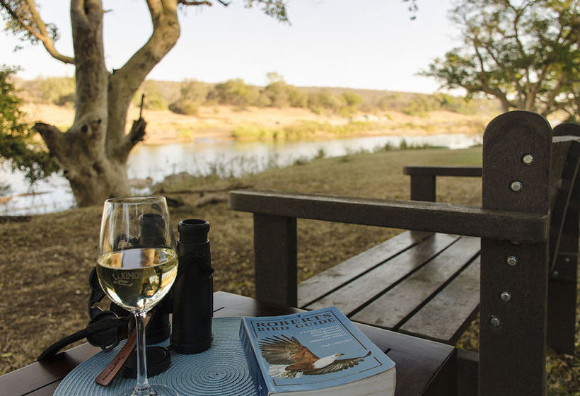 Hotel Raptor Retreat Game Lodge 16