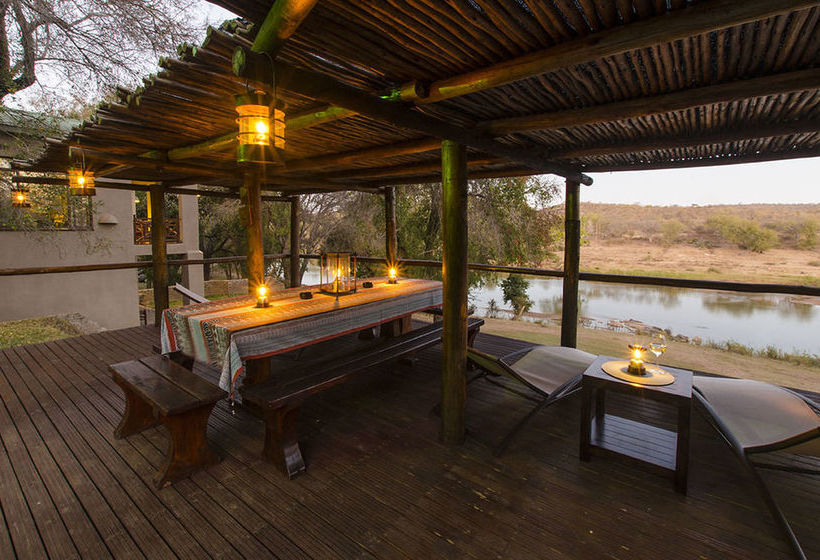 Hotel Raptor Retreat Game Lodge 17