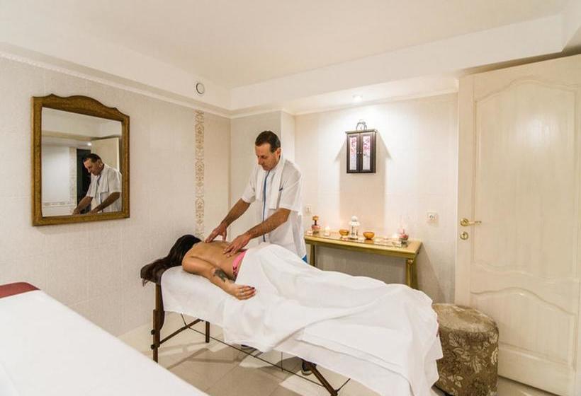 Petrovsky Prichal Luxury Hotel & Spa 18