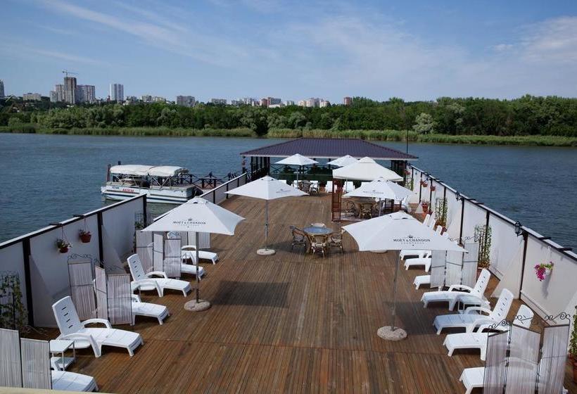 Petrovsky Prichal Luxury Hotel & Spa 5