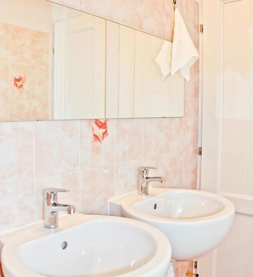 Hotel Allis Hostel 9