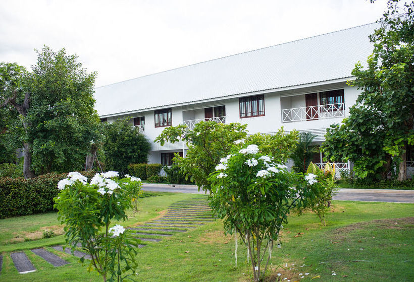 Hotel Nongkhai White 20