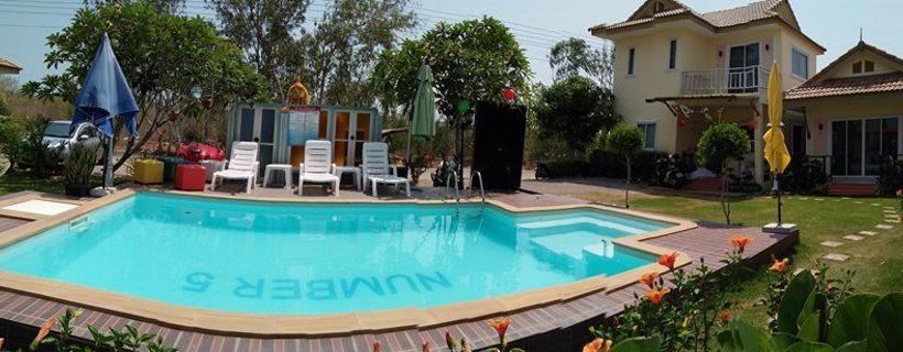 Charm Resort Chaam 10