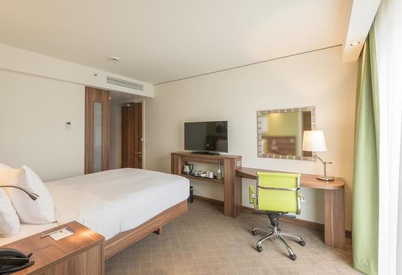 Hotel Hampton By Hilton Hamburg City Centre 3