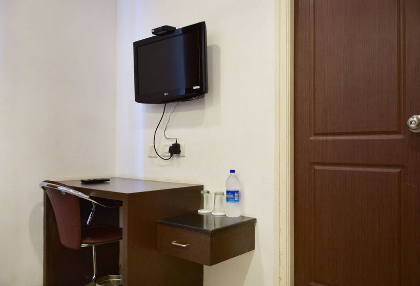 Hotel Zo Rooms Sr Nagar 11