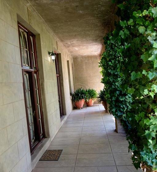 Conville Bed And Breakfast 2