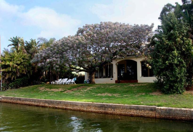 Hostel 28 Towpath On The Riverfront 16