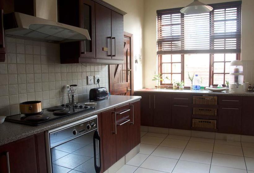 Hostel 28 Towpath On The Riverfront 18