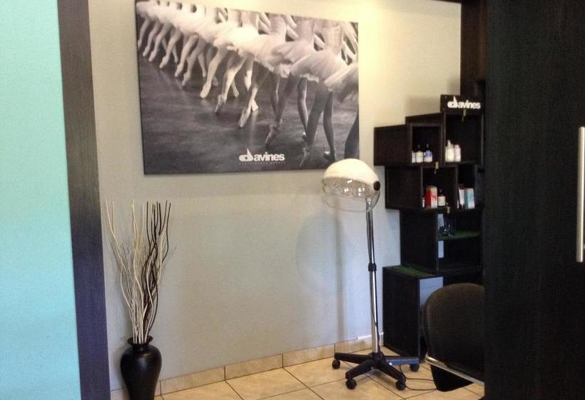 12 On Vaal Drive B & B 19