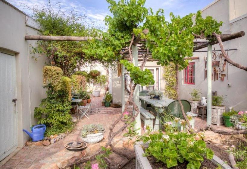 Bed and Breakfast Mai S Guest Lodge 1