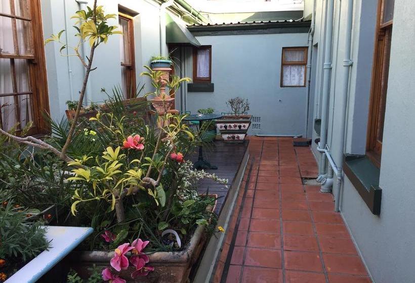 Bed and Breakfast Central Hotel Guest House 15