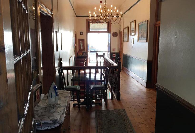 Bed and Breakfast Central Hotel Guest House 7