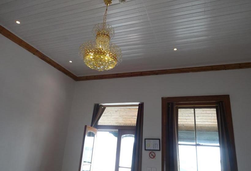 Bed and Breakfast Central Hotel Guest House 9