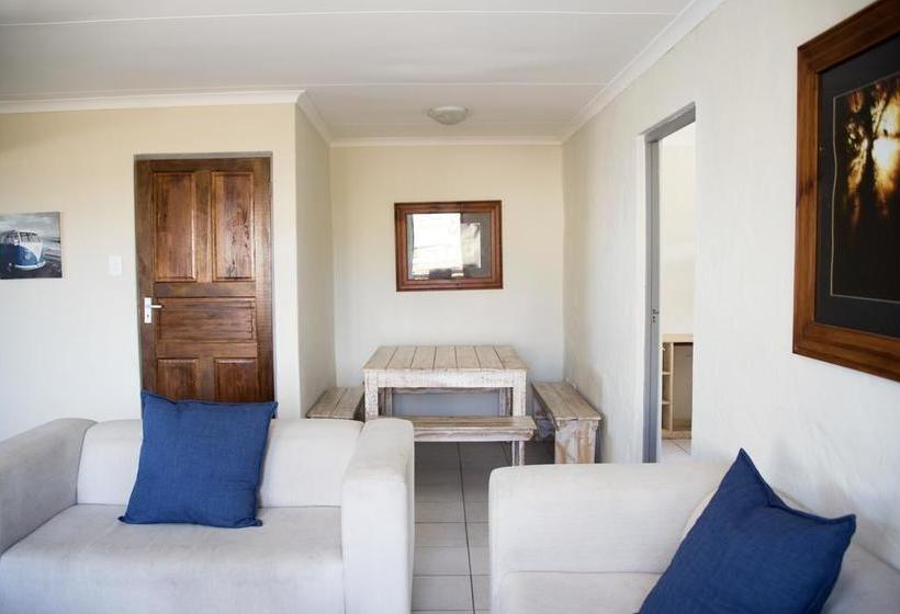 Hostel Afrovibe Beach House 5