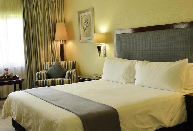 The Carousel Hotel & Acacia Place 4