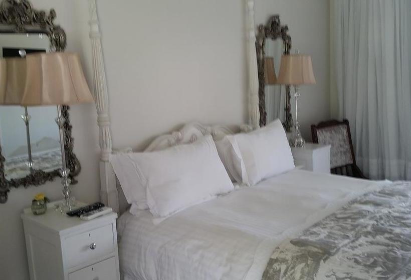 Bed and Breakfast La Riviera Guesthouse