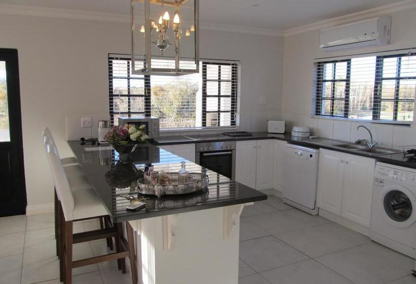 Bed and Breakfast La Riviera Guesthouse 11