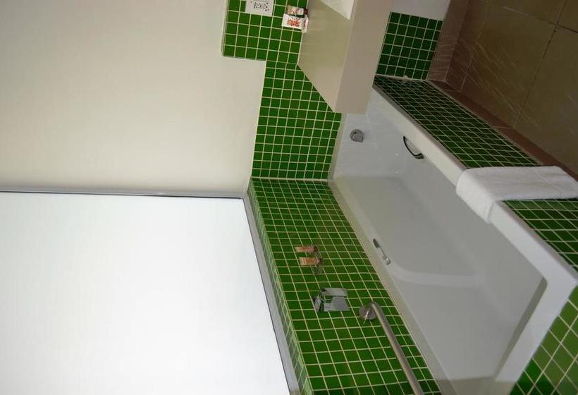 Golden Gate Hotel And Chalets 5