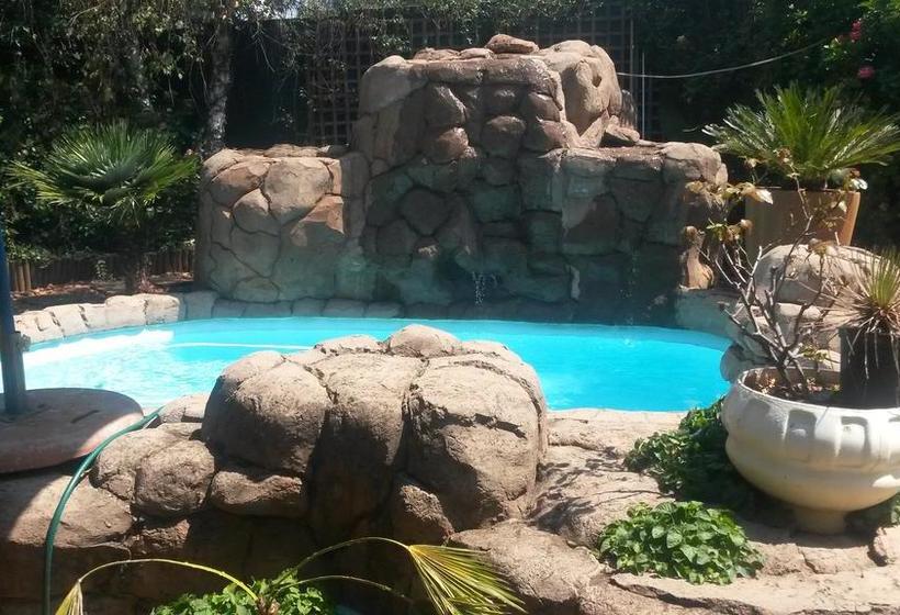 Auberge Hôtelière The Birches Backpacker Lodge 10