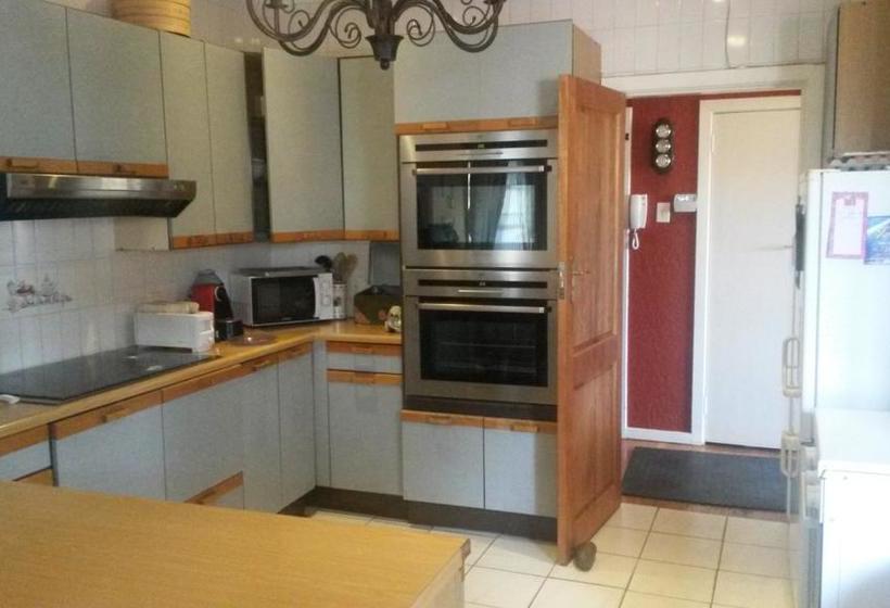 Auberge Hôtelière The Birches Backpacker Lodge 13