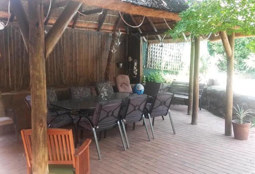 Auberge Hôtelière The Birches Backpacker Lodge 16