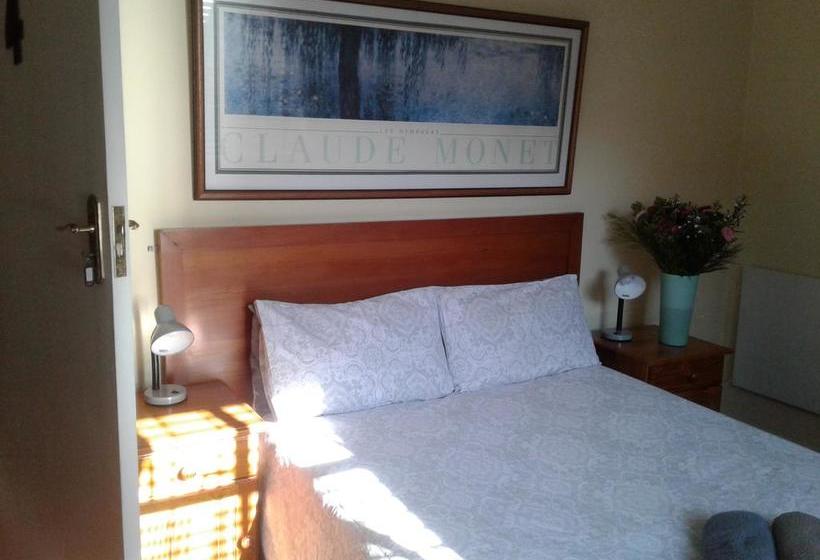 Auberge Hôtelière The Birches Backpacker Lodge 7