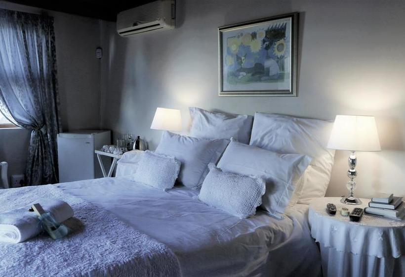 Bed and Breakfast On The Summit Lodge 1