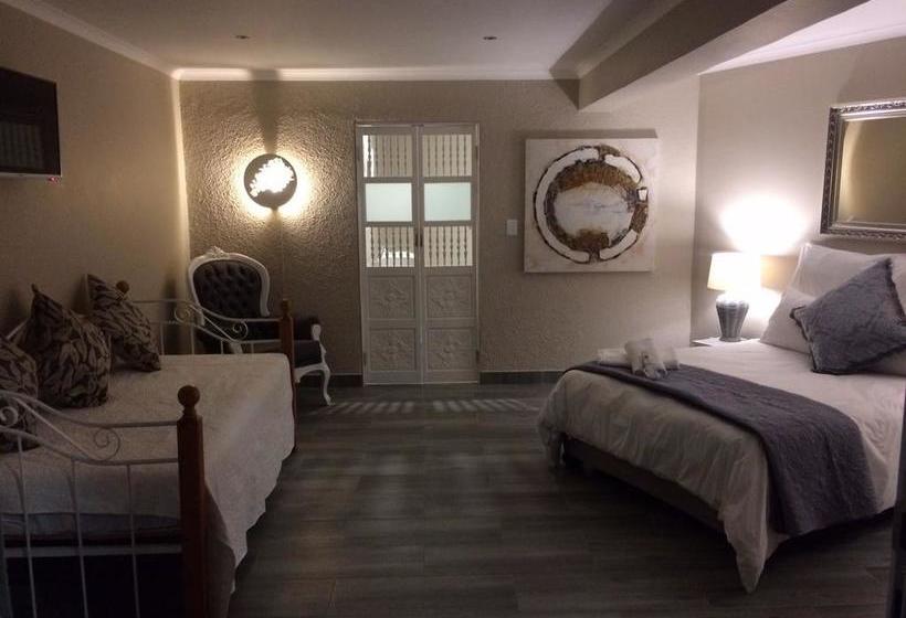 Bed and Breakfast On The Summit Lodge 10