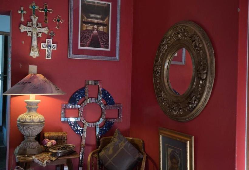 Bed and Breakfast On The Summit Lodge 14