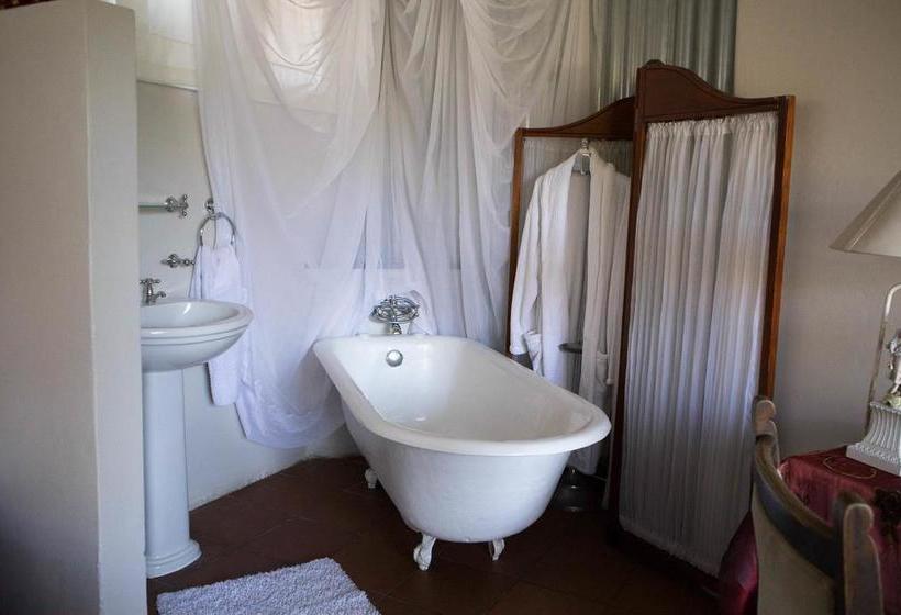 Bed and Breakfast On The Summit Lodge 2