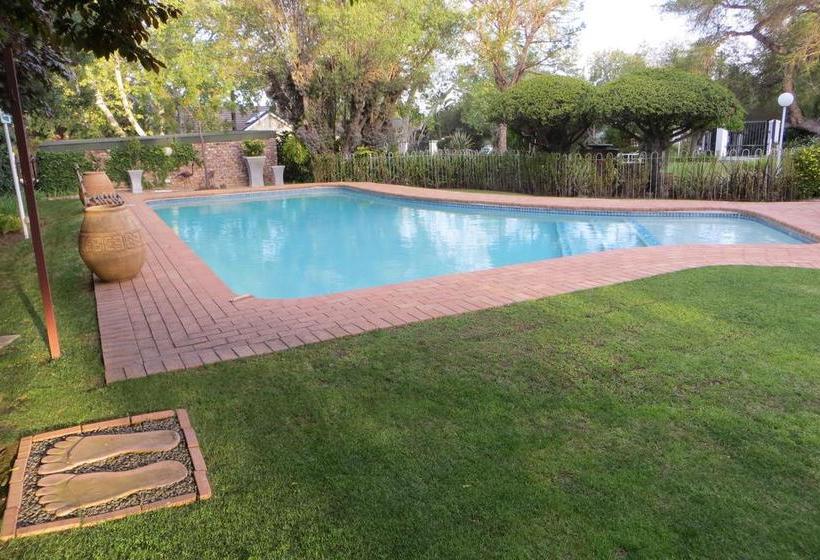 Bed and Breakfast Le Roux S Guest House 10