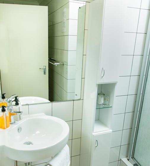 Bed and Breakfast Le Roux S Guest House 13