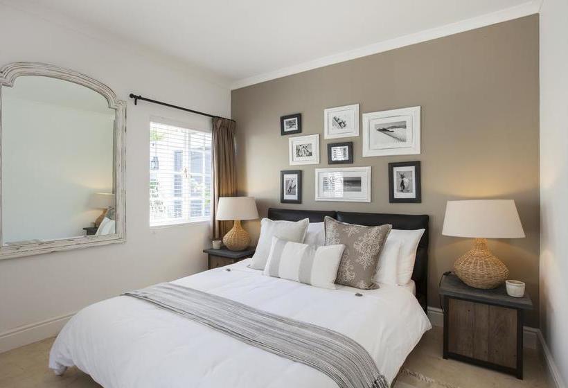 Bed and Breakfast 14 On Klein Constantia 15