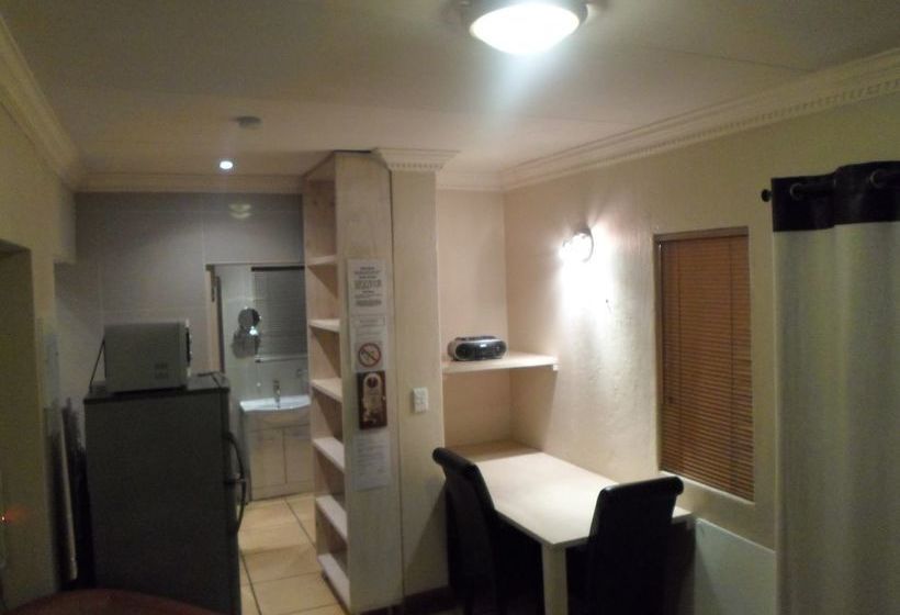 Bed And Breakfast In Waterkloof 10