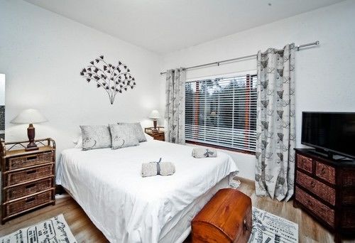 Bed and Breakfast 50 On Shepherd Boutique Guest House 1