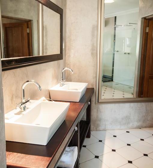 Hotel The Village Ridge Boutique 15