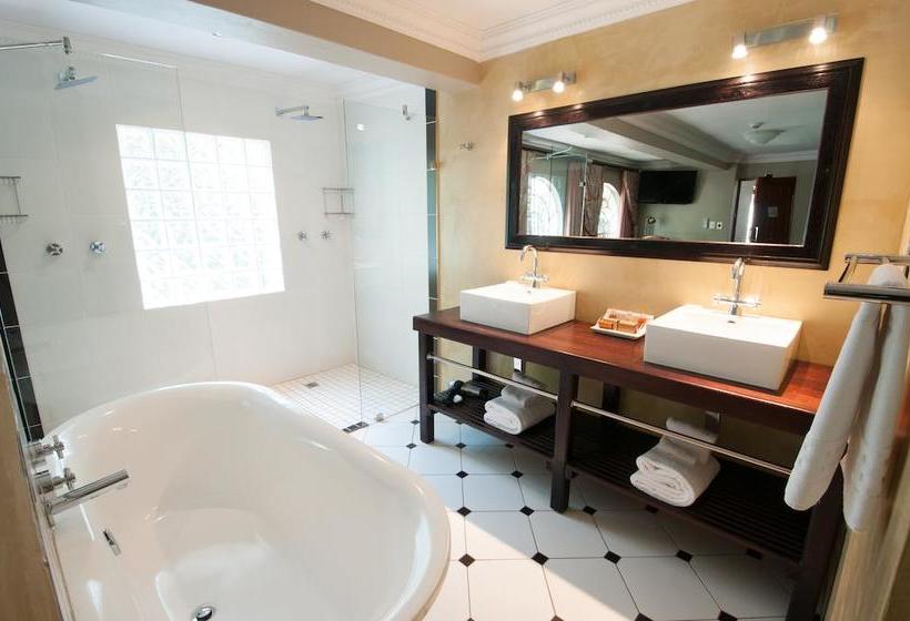 Hotel The Village Ridge Boutique 4