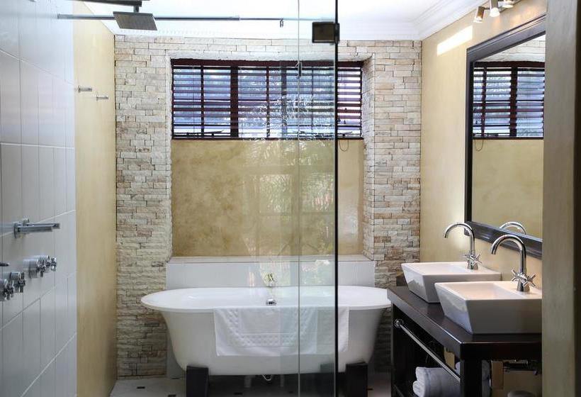 Hotel The Village Ridge Boutique 8