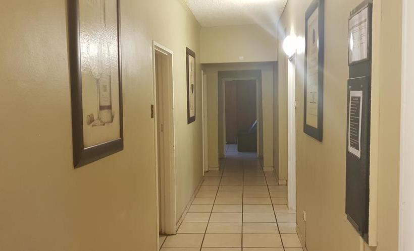 Hostel Stellenbosch Travellers Lodge 1