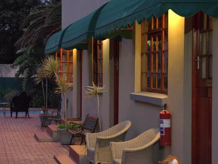 Bed and Breakfast 17 On 5th Avenue Walmer Guesthouse 9