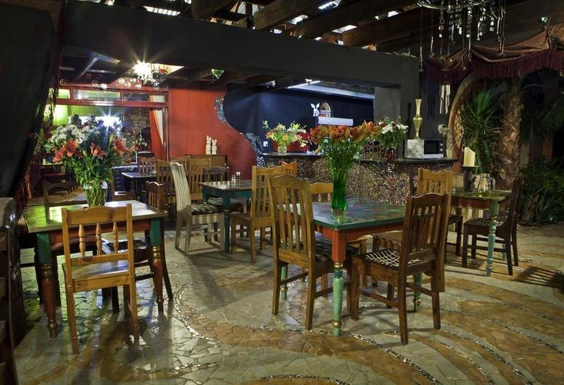 Hotel The Rabbit Hole 11