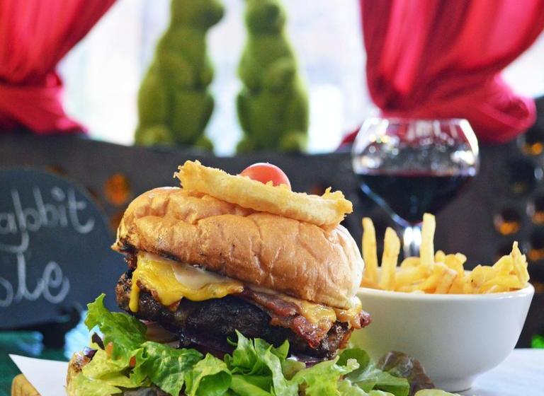 Hotel The Rabbit Hole 2